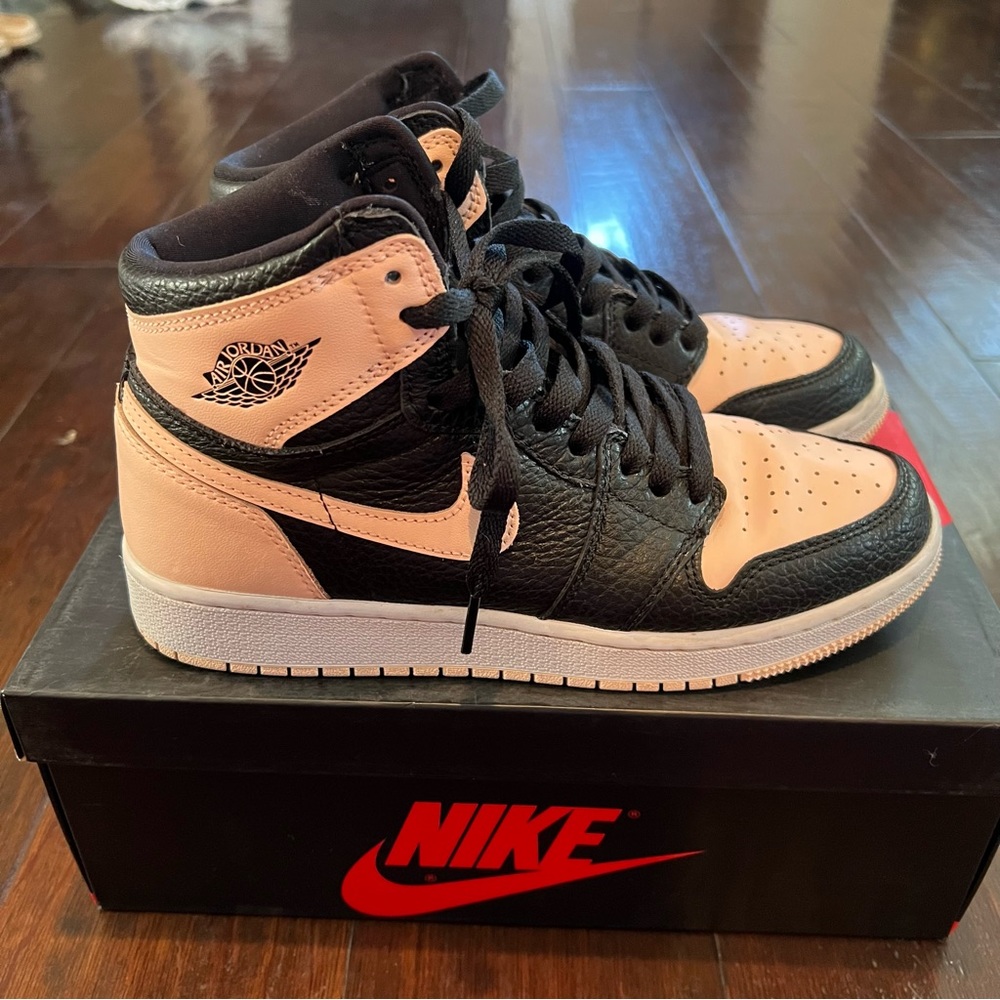 Nike air Jordan 1 crimson tint